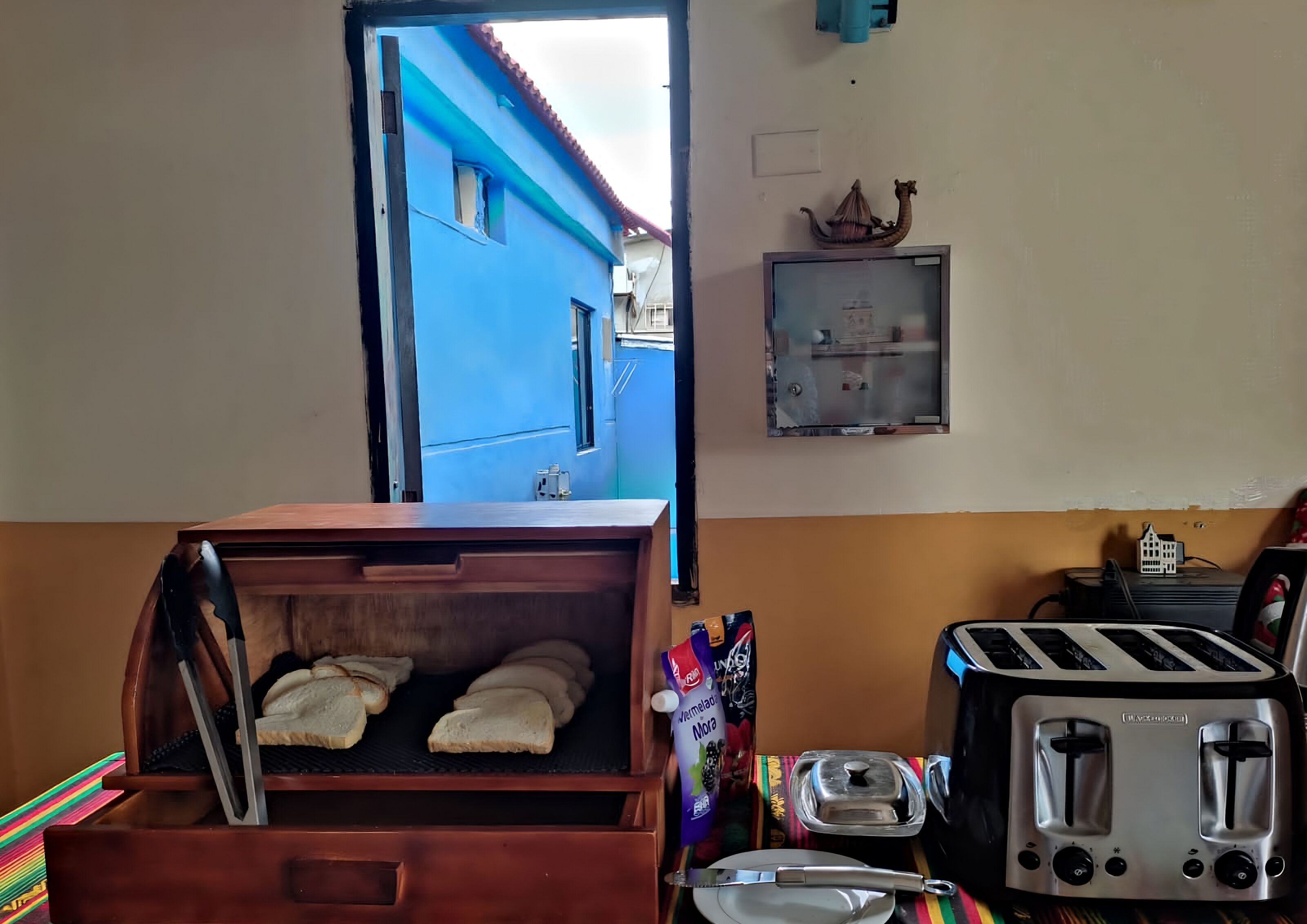 Photo - Dreamkapture Hostel close to the airport and bus terminal