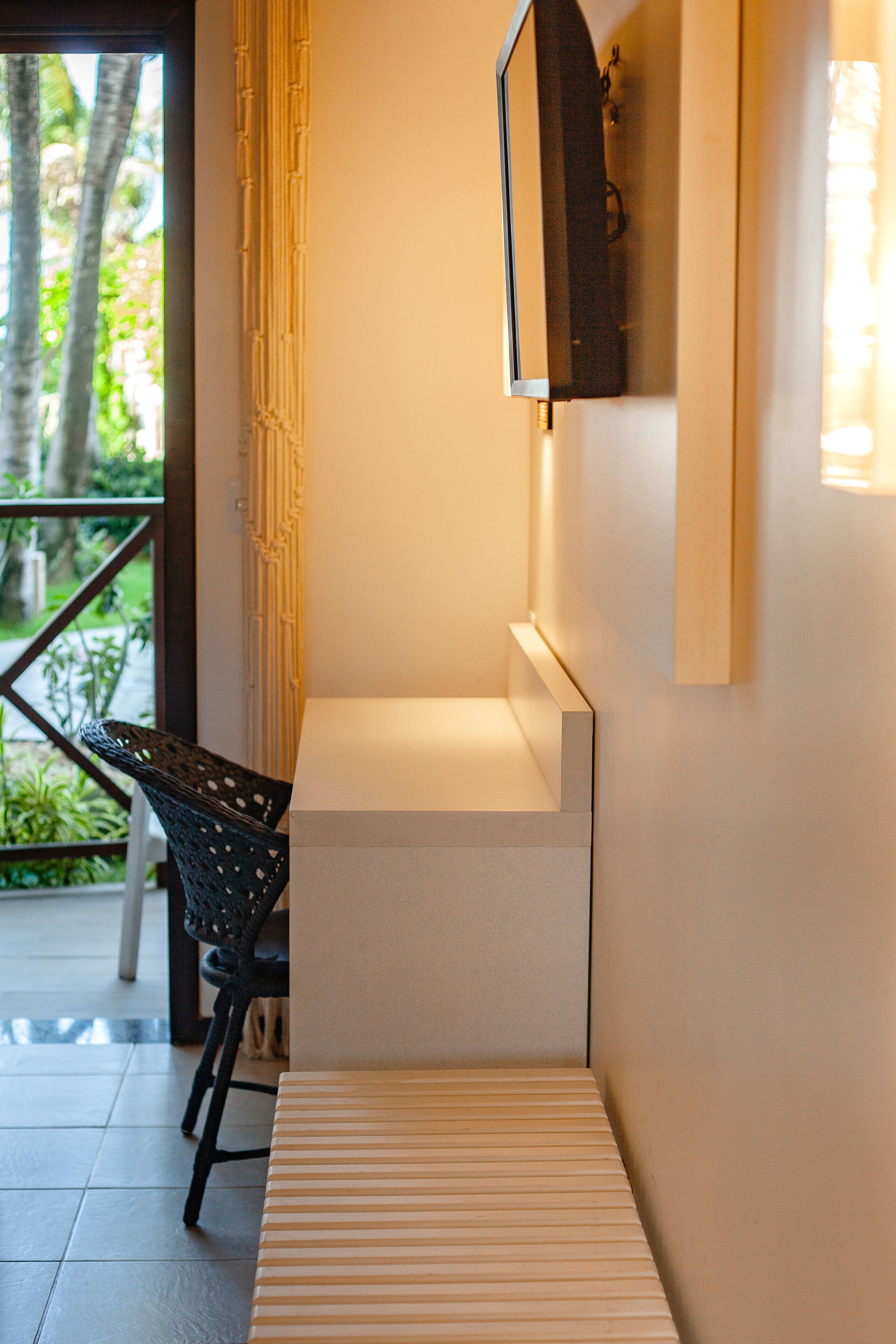 standard suite sea front | hypo-allergenic bedding, pillow-top beds, minibar, in-room safe