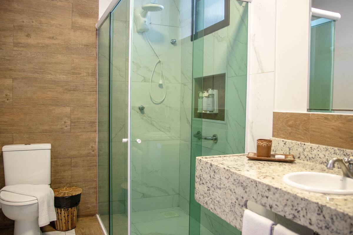 luxury suite sea front | bathroom | shower, free toiletries, towels, soap