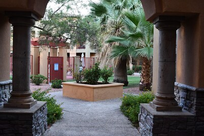 Resort Style Condo in old Mesilla