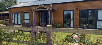 3 bedroom accommodation in Ruckinge, near Ashford