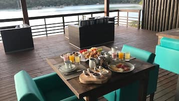 Desayuno a la carta incluido todos los días