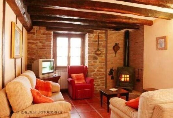TV, fireplace, foosball, stereo