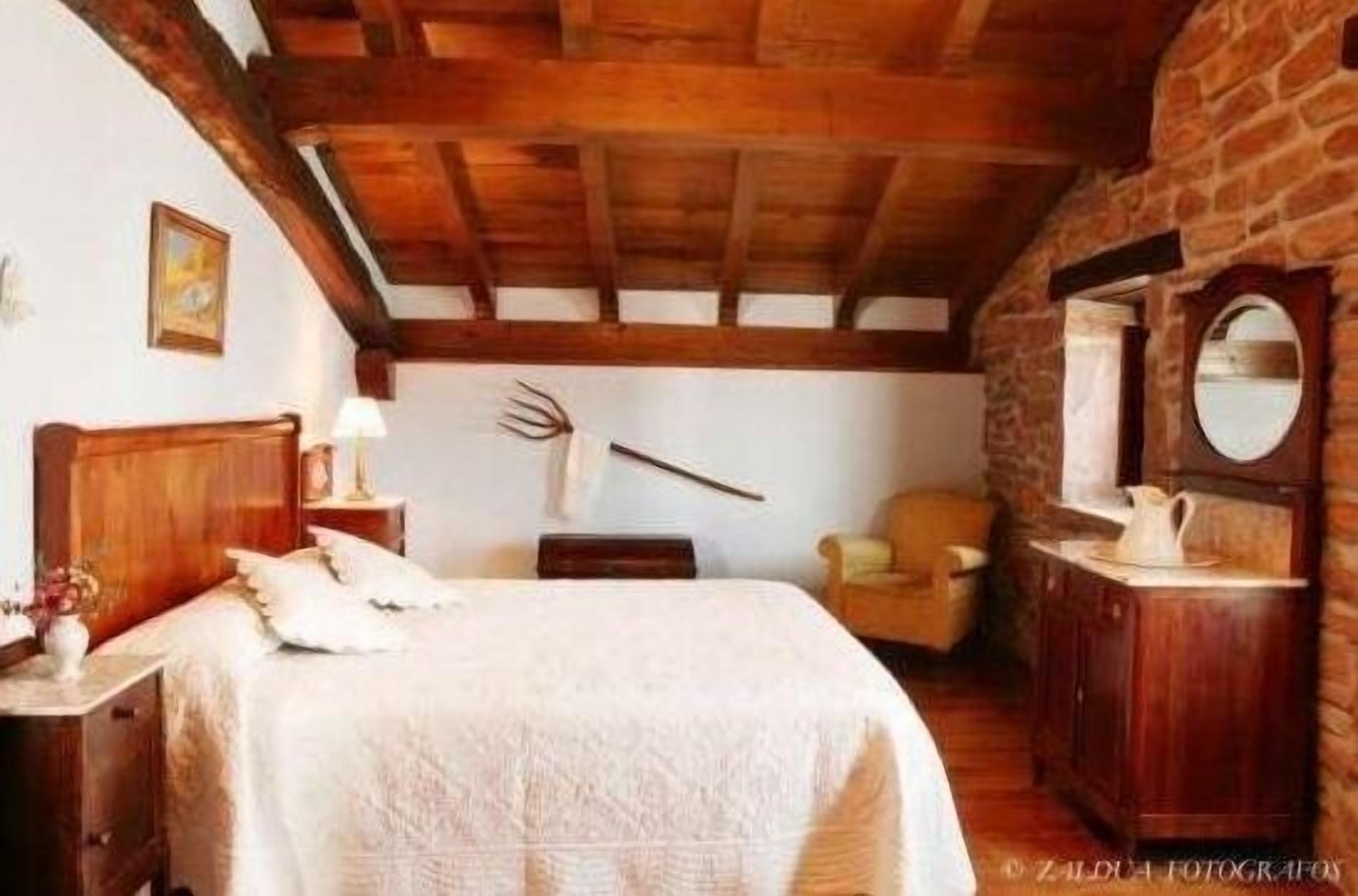 4 dormitorios, tabla de planchar con plancha, wifi y ropa de cama