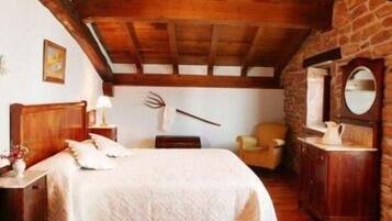 4 dormitorios, tabla de planchar con plancha, wifi y ropa de cama