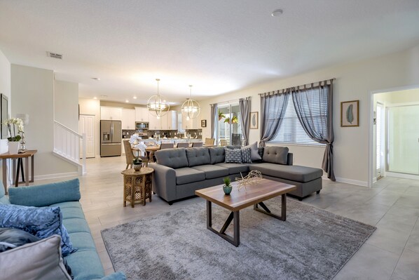 Basic-hus - 6 soveværelser - privat pool (5 Bathrooms) | Opholdsområde | Fladskærms-tv