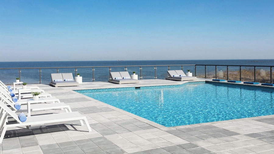 Delta Hotels by Marriott Virginia Beach Waterfront Suites
