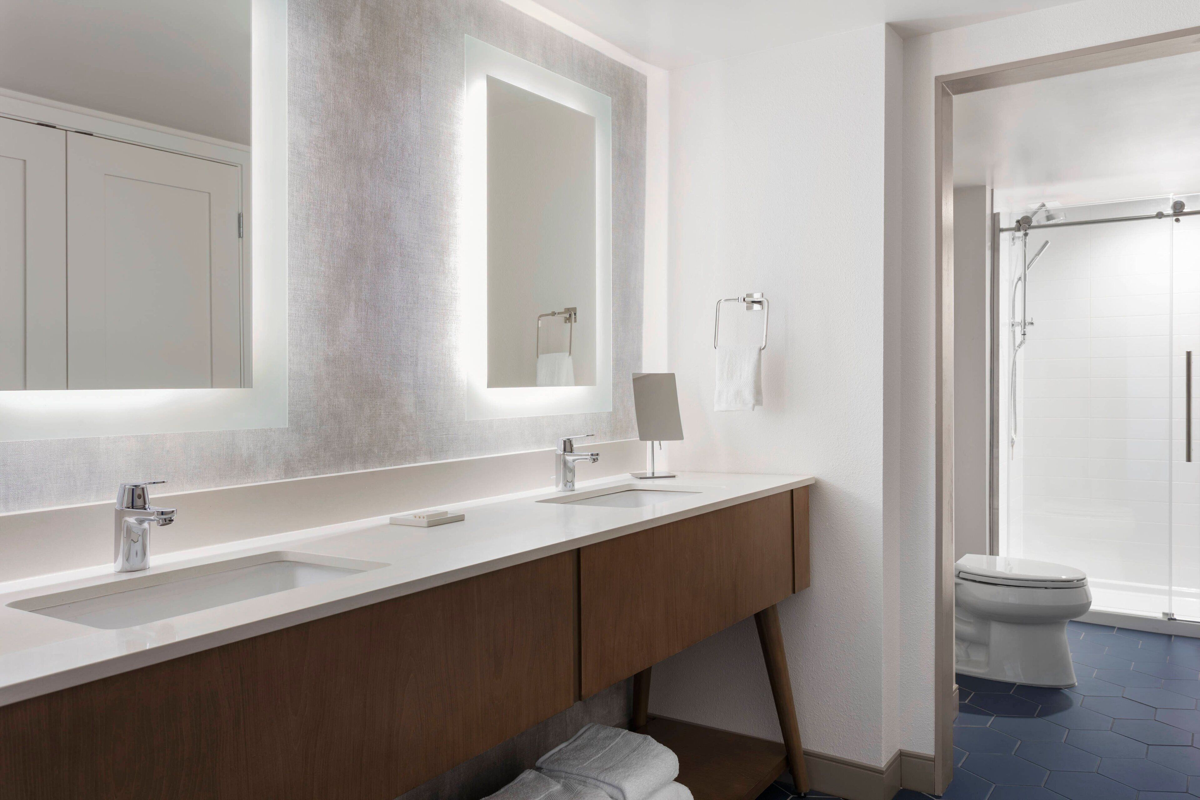 Foto - Delta Hotels by Marriott Virginia Beach Waterfront Suites