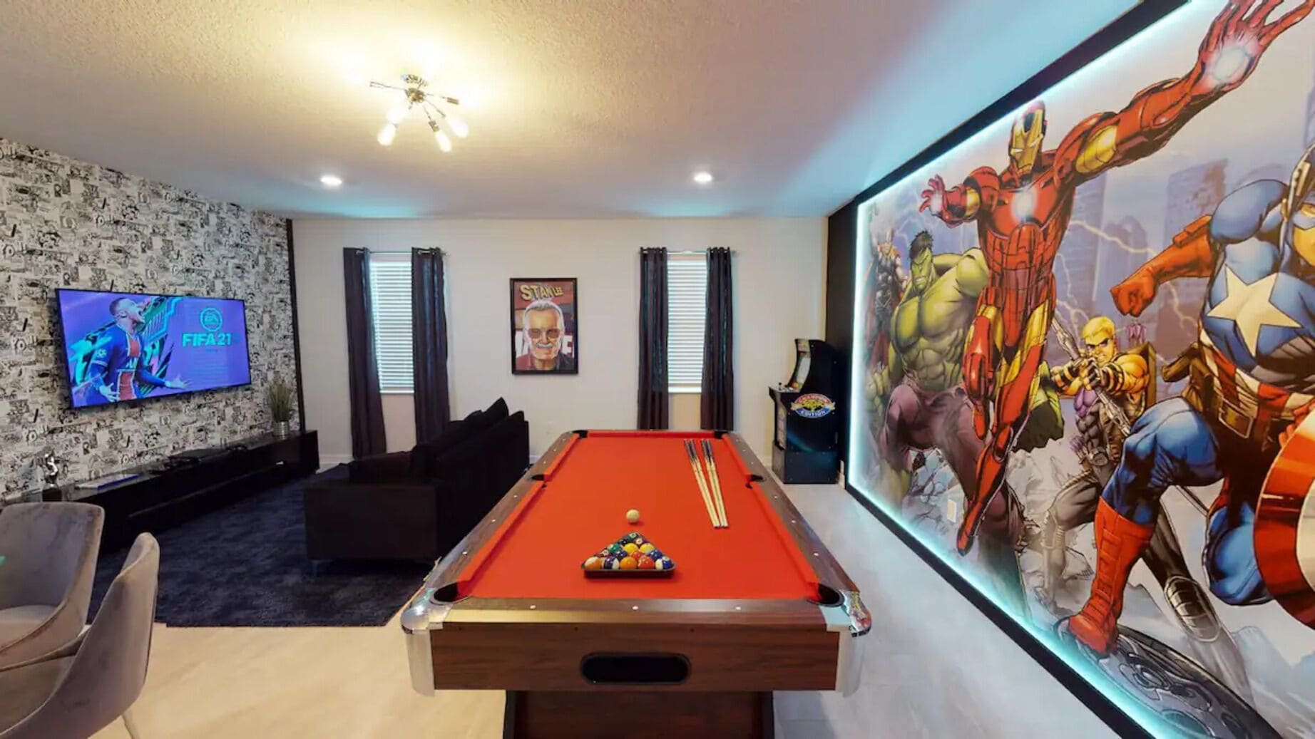 Exclusive House, Private Pool (7 Bedrooms, 5 Bathrooms) | Living area | Flat-screen TV