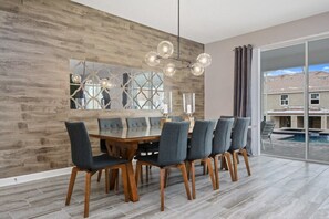 Ferienhaus, eigener Pool (7 Bedrooms, 5 Bathrooms) | Esszimmer