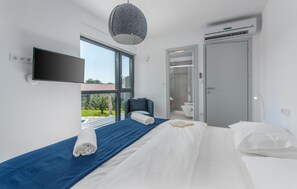 4 bedrooms, iron/ironing board, free WiFi, bed sheets - Villa Caeli, relax and enjoy the beautiful inland Istria. (Draguzeti)