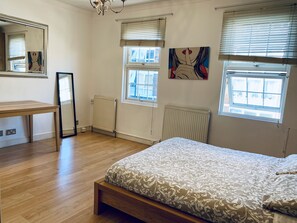1 bedroom, bed sheets