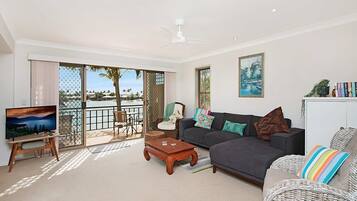 TV, Netflix, streaming services