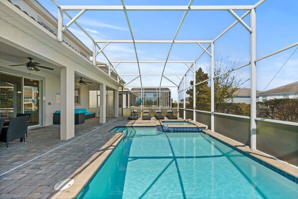 Casa básica, 6 habitaciones, alberca privada (5 Bathrooms) | Alberca privada