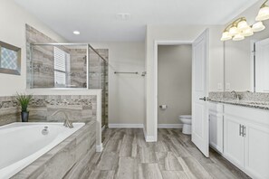 Basic House, 6 Bedrooms, Private Pool (5 Bathrooms) | Bathroom