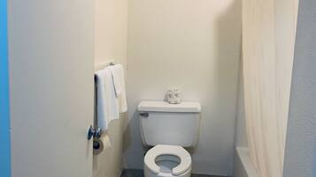 Bồn tắm, khăn tắm