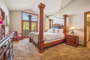 5 bedrooms, iron/ironing board, free WiFi, bed sheets