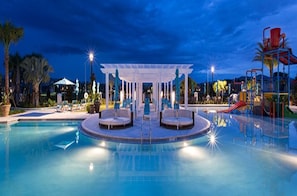 Basic-hus - privat pool (9 Bedrooms, 6 Bathrooms) | Udsigt over resort