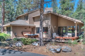 Terrace/patio - Luxurious home on the golf course (Sunriver)