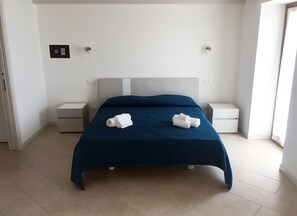 Apartamento panorámico | 1 dormitorio, caja fuerte, sistema de insonorización y cuna de viaje