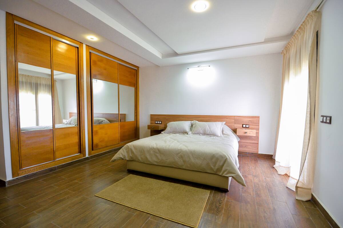 Deluxe Triple Room | Blackout drapes, iron/ironing board (on request), WiFi (free)