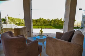 Lobby sitting area - Le Pavillon D'or (Ouled Tayeb)