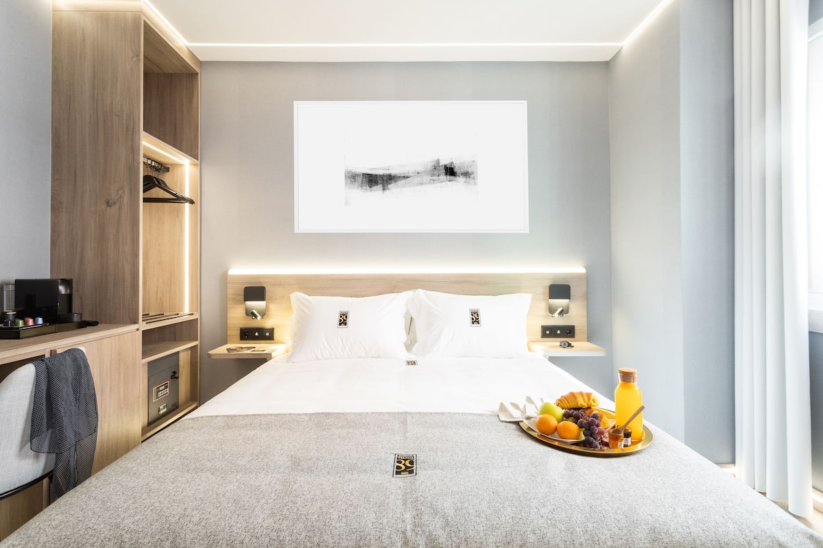 Suite (101)