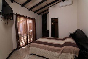 Deluxe-Haus, Mehrere Schlafzimmer, eigener Pool | 7 Schlafzimmer, Zimmersafe, individuell dekoriert