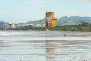 Beach nearby - Casa Fiesta (Jacó)