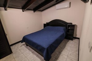 Deluxe House, Multiple Bedrooms, Private Pool