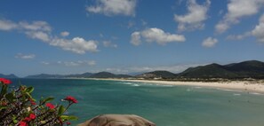 En la playa, toallas de playa