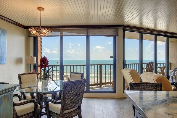 Interior - Sea Gull #802: Beachfront 2 Bedroom 2 Bathroom With Spectacular Views and 24 Hour Management (Port Aransas)