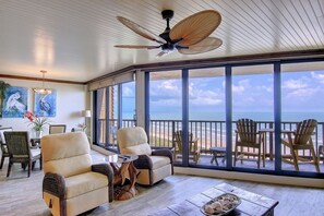 TV - Sea Gull #802: Beachfront 2 Bedroom 2 Bathroom With Spectacular Views and 24 Hour Management (Port Aransas)