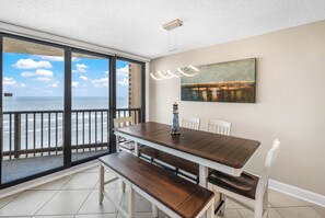 Dining - Sea Gull #607LK: Beachfront 1 Bedroom 1 Bathroom With Spectacular Views and 24 Hour Management (Port Aransas)