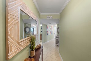 Interior - Sea Gull #502LK: Beachfront 1 Bedroom 1 Bathroom With Spectacular Views and 24 Hour Management (Port Aransas)