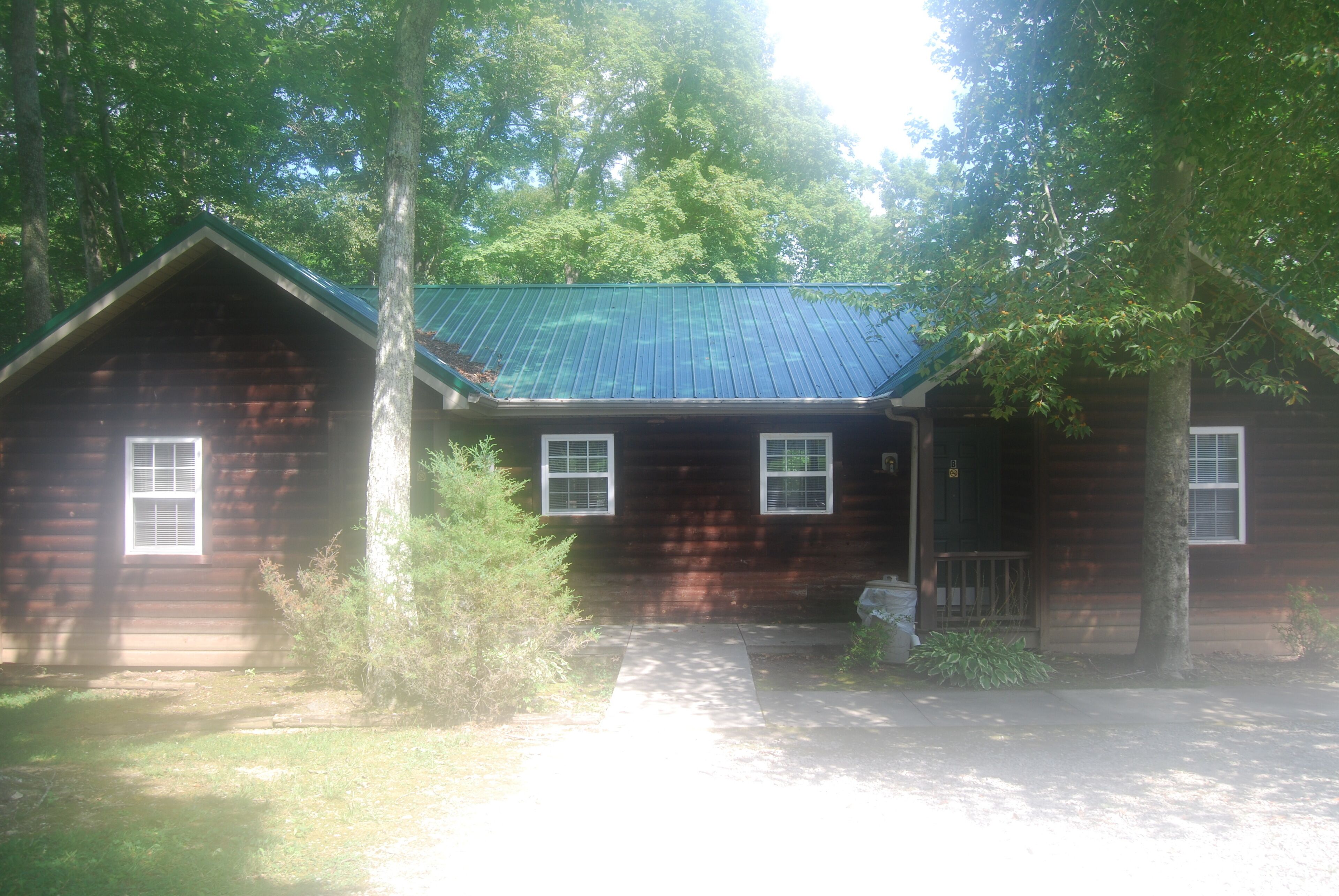Cabin in the Woods @ LakePointe Resort - no cleaning fees! Cabin B