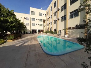 Outdoor pool - Hotel Del Principe (Maraba)