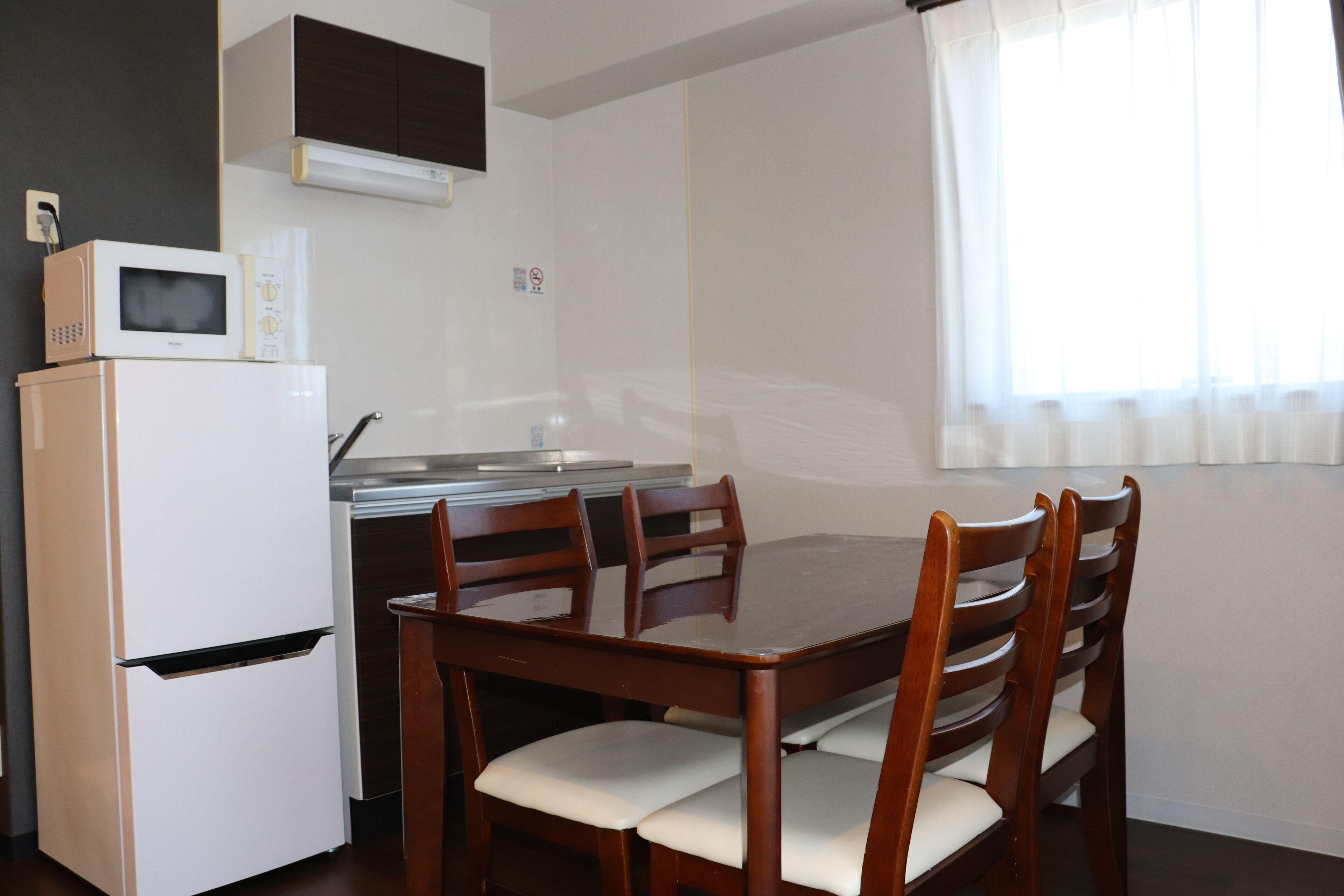 Basic Quadruple Room | In-room dining