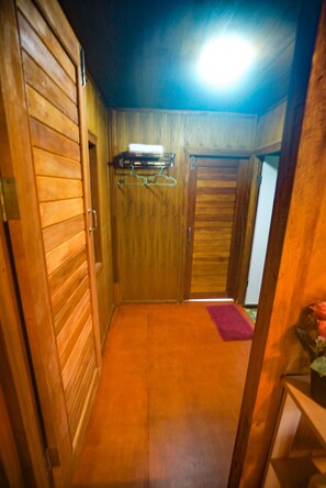 Standard Double Room | Wi-Fi de cortesia, roupa de cama