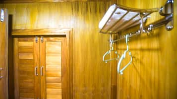 Standard Double Room | Free WiFi, bed sheets