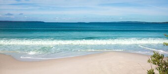 Azure Absolute Beachfront - Pet Friendly