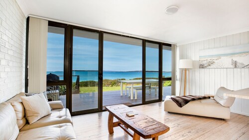 Azure Absolute Beachfront - Pet Friendly