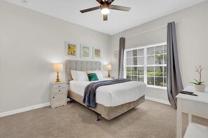 4 habitaciones, tabla de planchar con plancha, cuna de viaje y wifi 