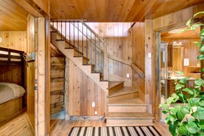 Interior - Chalet Beaulac waterfront #047 (Chertsey)