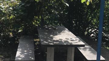Grill-/Picknickplatz