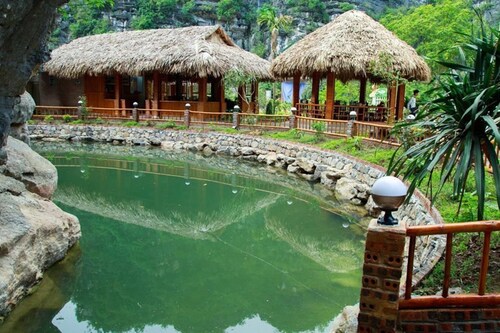 Trang An Mountain House - Bungalow Deluxe with garden view - Ninh Binh