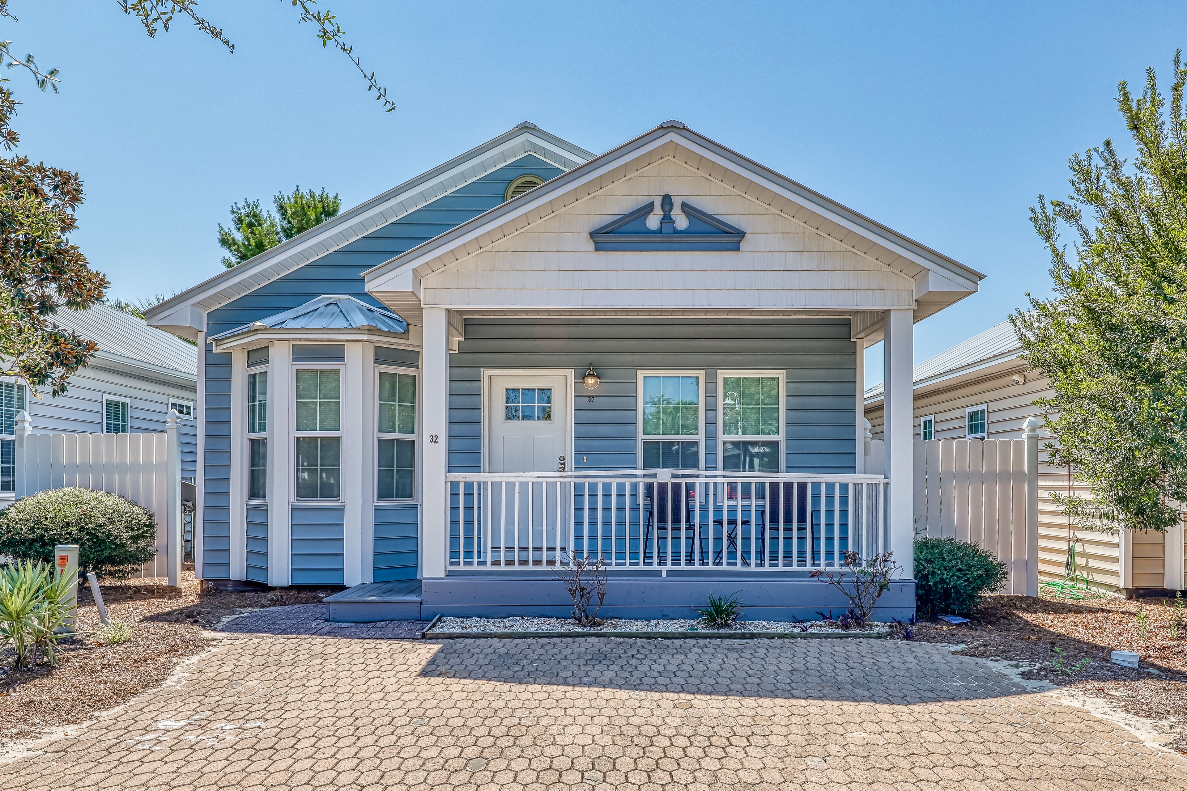Coastal home w/ pool views, private yard, and community pool - Dogs ok