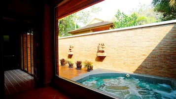 Chayana Jacuzzi Suite | 1 quarto, Wi-Fi de cortesia, roupa de cama