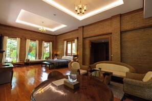 Chayana Jacuzzi Suite | Free WiFi, bed sheets - Chayana Resort (Mae Chan)