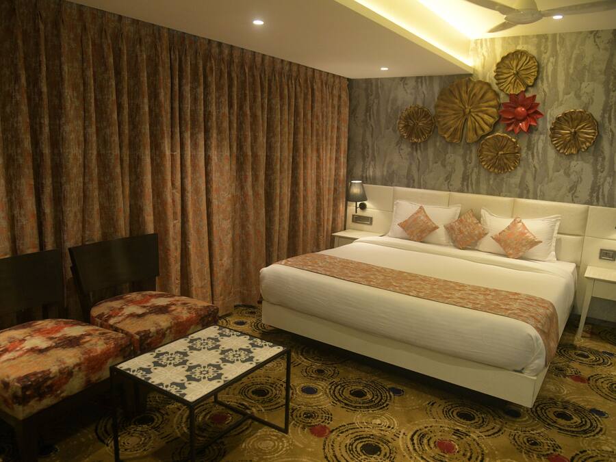 In-room safe, individually decorated, individually furnished, desk